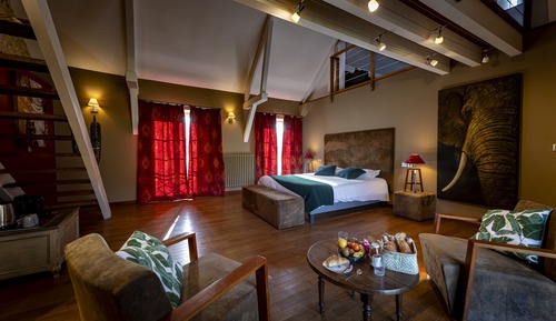 Suite romántica, 1 cama de matrimonio grande, vistas al parque, en la zona del jardín