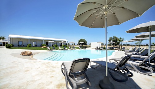 Habitación Deluxe doble, 1 cama de matrimonio, balcón, vistas a la piscina