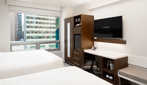 Habitación, varias camas, vistas al parque