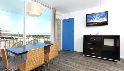 Apartamento familiar, 1 habitación, cocina básica, vistas al mar