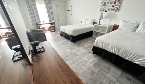 Habitación cuádruple estándar, 2 camas dobles, baño privado, vistas al río