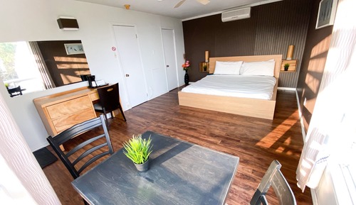 Habitación panorámica doble, 1 cama de matrimonio grande, baño privado, vistas al río