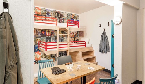 Habitación, varias camas