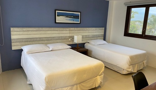 Habitación triple Confort, varias camas, vistas al mar