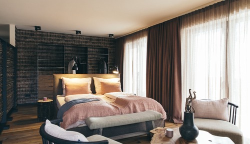 Superior Suite, 1 King Bed with Sofa bed, Mountain View