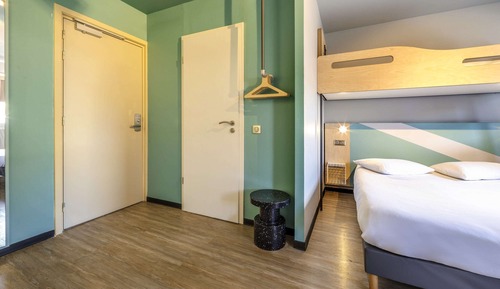 Habitación familiar, varias camas