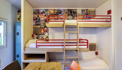 Habitación, varias camas