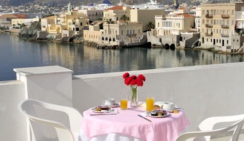 Estudio, vistas al mar (Ruby Red)