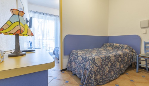 Habitación triple Confort, vistas al jardín