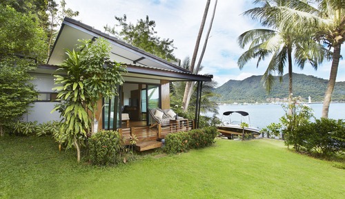 Super Deluxe Beach Front 