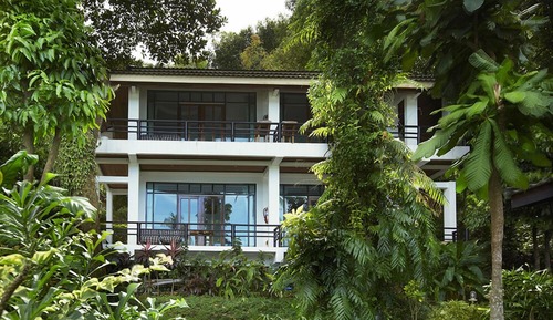 Deluxe Beach Front 