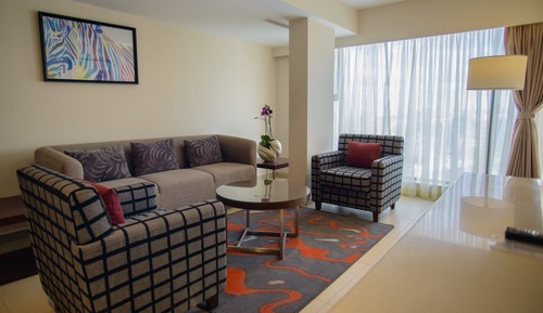 Deluxe Suite 