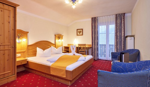 Habitación Confort doble, 1 cama de matrimonio, balcón