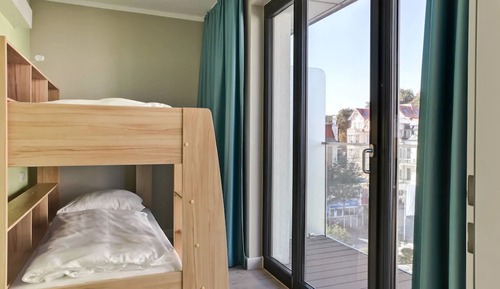 Habitación familiar, vistas parciales al mar