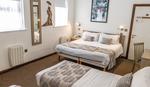 Habitación cuádruple estándar
