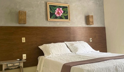 Habitación clásica con 2 camas individuales, 1 cama doble, balcón