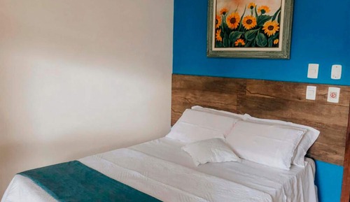 Habitación estándar con 2 camas individuales, 1 cama doble (Com Ar-Condicionado)
