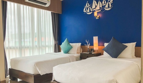 Standard Twin Room - Free Airport Shuttle