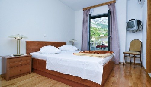 Habitación doble, balcón, vistas a la montaña