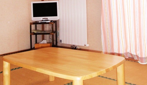 Habitación tradicional, no fumadores, baño compartido (Free Wifi)