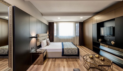 Deluxe Two-Bedroom Suite