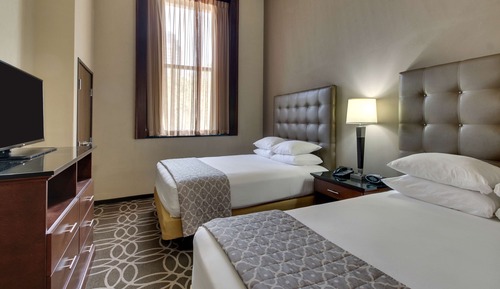 Suite, 2 camas de matrimonio, frigorífico y microondas (Sofabed, 2 Rooms, Hearing, Tub)