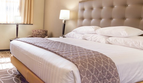 Suite, 1 cama de matrimonio grande con sofá cama (2 Rooms, Hearing Accessible)