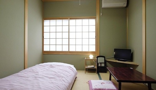 Habitación individual tradicional, baño compartido (1 Single Bed)