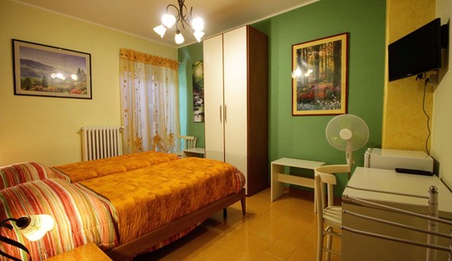 Habitación panorámica, 3 camas individuales, balcón, vistas a la ciudad