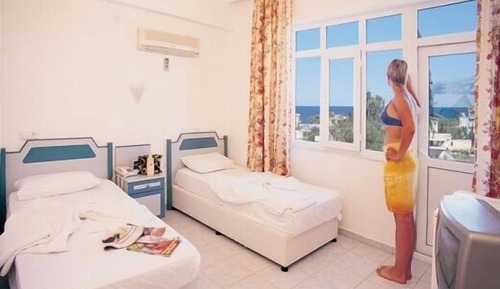 Habitación estándar con 1 cama doble o 2 individuales