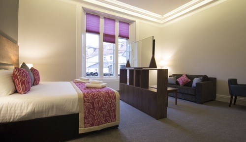Suite ejecutiva (2 single beds by arrangement)