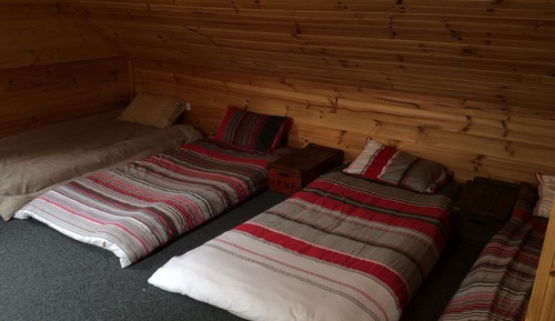 Dormitorio compartido, dormitorio mixto (Ashram Room )