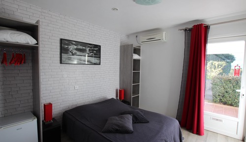 Habitación Confort con 1 cama doble o 2 individuales, vistas al jardín