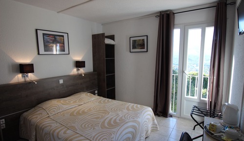 Habitación estándar con 1 cama doble o 2 individuales