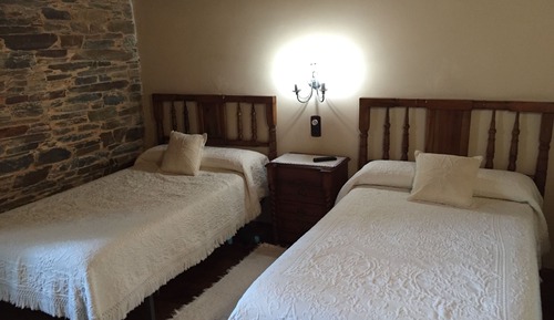 Habitación con 2 camas individuales