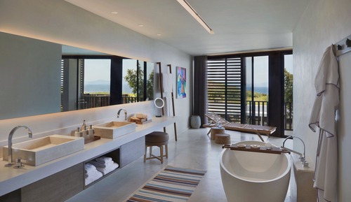 Master Suite with Pool Sea View