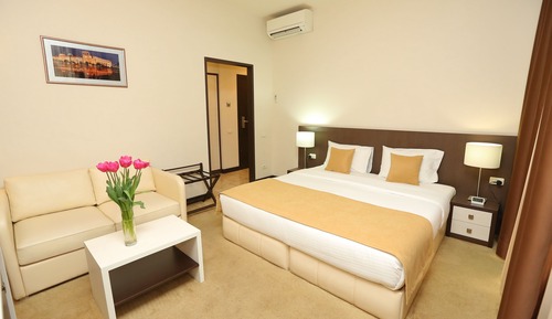 Habitación estándar con 1 cama doble o 2 individuales