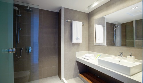 Habitación Deluxe, vistas parciales al mar