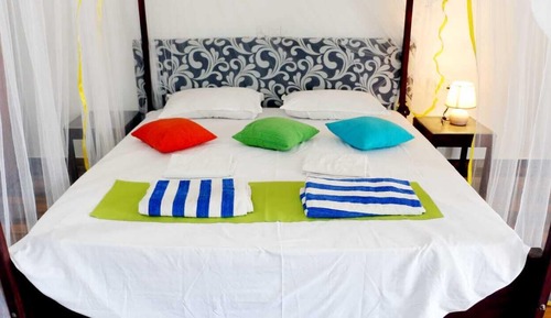 Habitación estándar doble, 1 cama de matrimonio grande, vistas al jardín