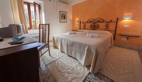 Habitación con 1 cama doble o 2 individuales