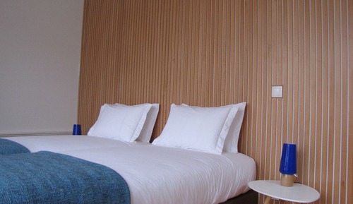 Habitación con 1 cama doble o 2 individuales, vistas a la ciudad
