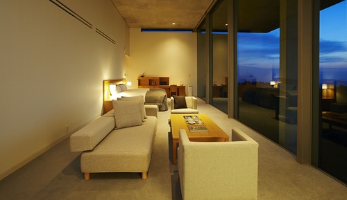 Suite panorámica, bañera de hidromasaje, en edificio anexo