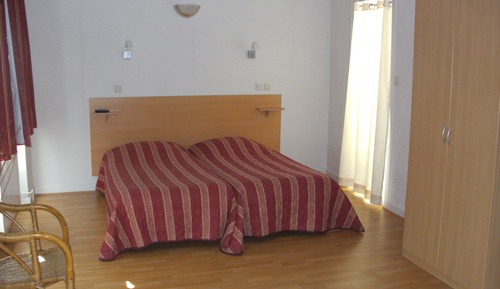 Habitación con 2 camas individuales