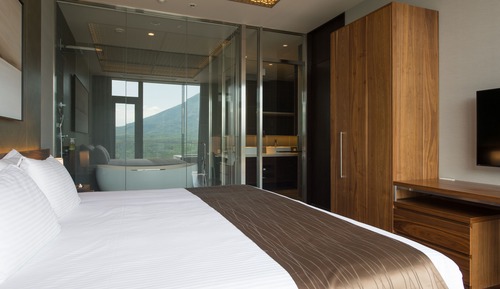 Ático, 5 habitaciones, vistas a la montaña