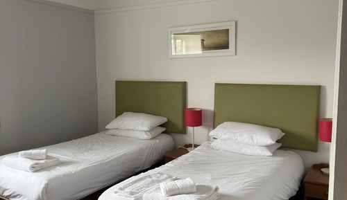 Classic Twin Room with Scenic View