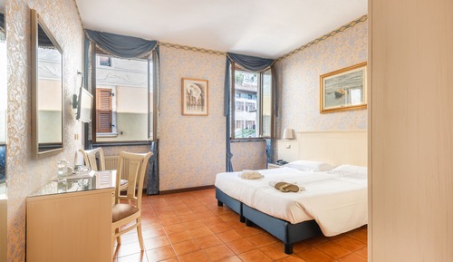 Habitación con 1 cama doble o 2 individuales, vistas a la ciudad