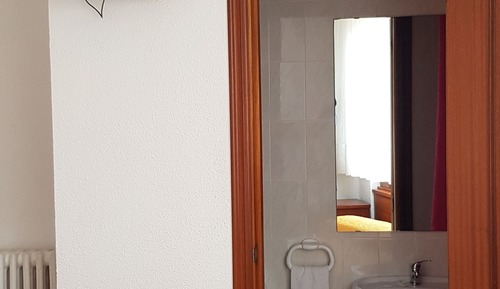 Habitación individual básica, baño privado