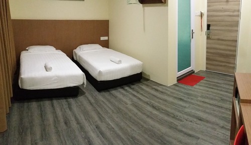 Deluxe Twin Room