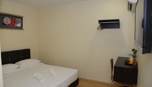 Standard Room, 1 Queen Bed