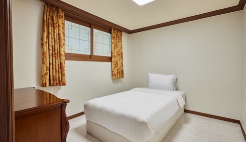 Hotel Deluxe 25PY